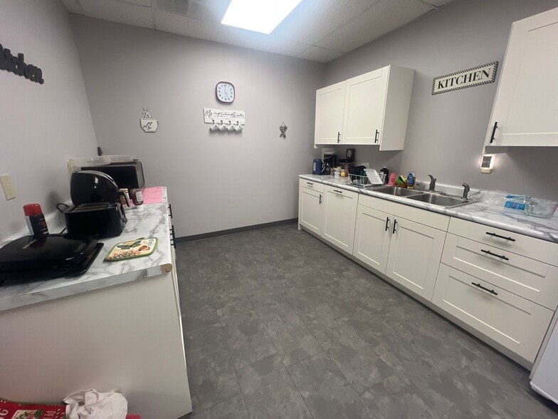 More Photos Of 123 1st St SE, Mason City Office For Lease