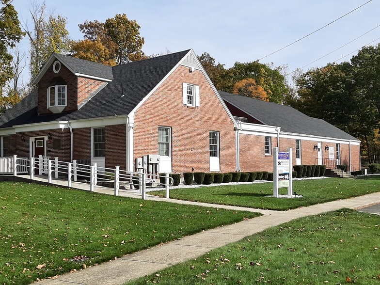 Primary Photo Of 2 Crane Park Dr, Wilbraham Medical For Lease