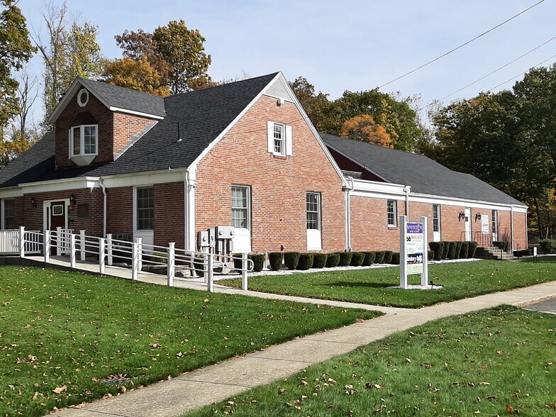 Primary Photo Of 2 Crane Park Dr, Wilbraham Medical For Lease