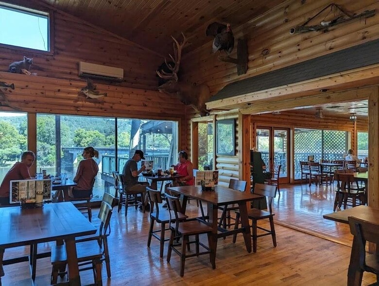 More Photos Of 23080 AR-5, Mountain View Specialty For Sale