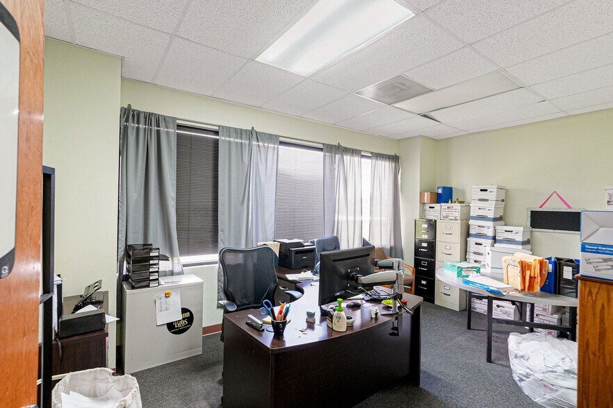 More Photos Of 1852 Fescue St SE, Albany Office For Sale