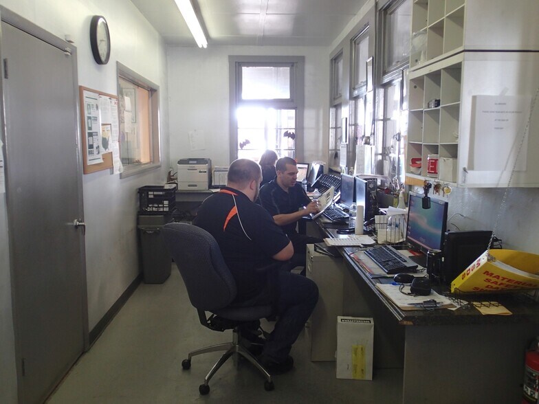 More Photos Of 681 Route 211 E, Middletown Truck Terminal For Lease