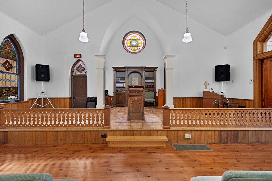 More Photos Of 30 Quarterline St, Newaygo Specialty For Sale