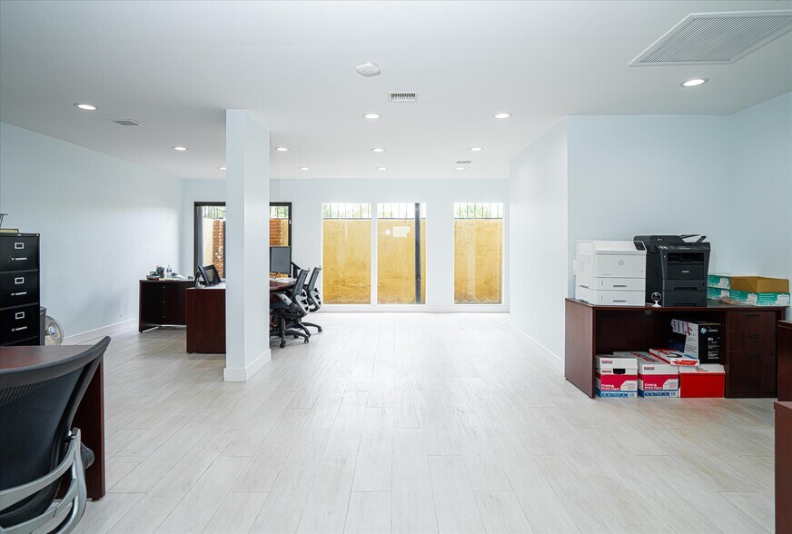 More Photos Of 1913 E 17th St, Santa Ana Office For Sale