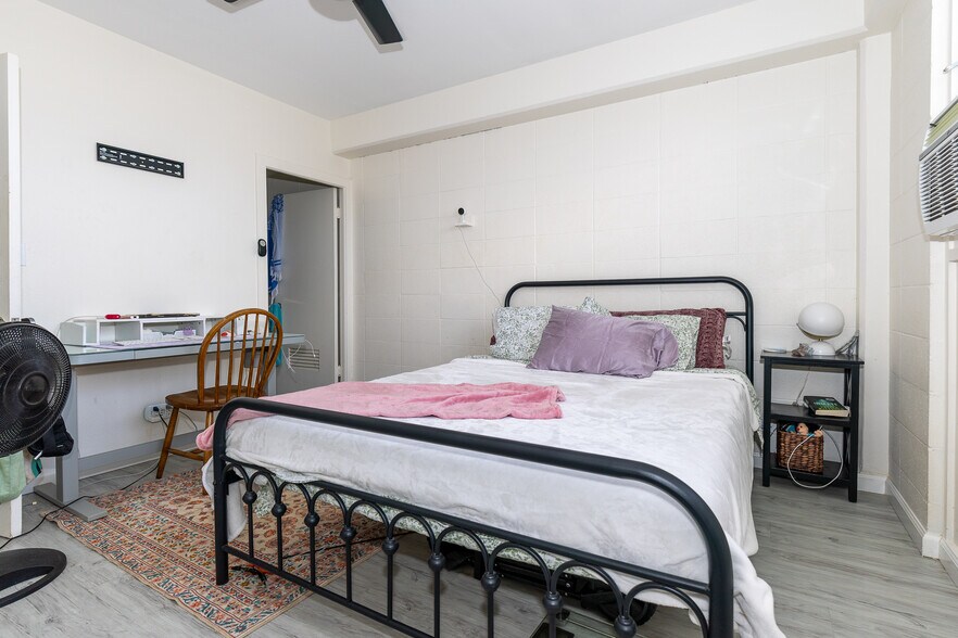 More Photos Of 3427 Waialae Ave, Honolulu Storefront Retail Residential For Sale