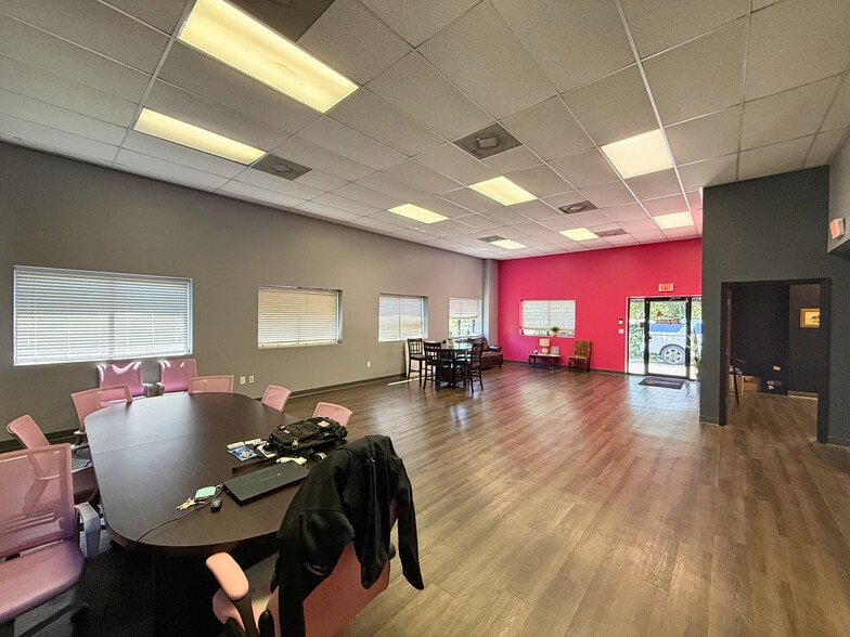 More Photos Of 213 College Park Rd, Ladson Flex For Lease