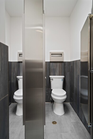 More Photos Of 2575 Flores St, San Mateo Office For Lease