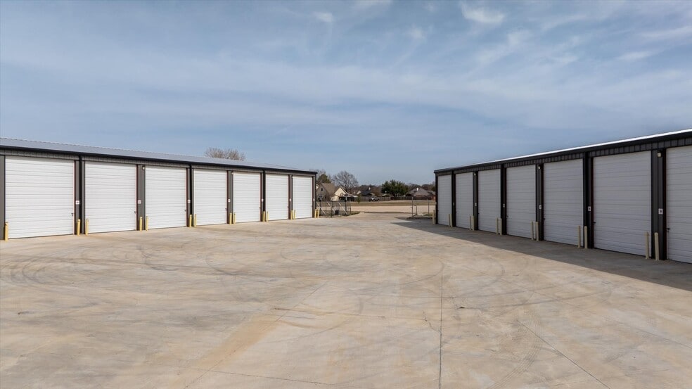 More Photos Of 3631 Fall Creek Hwy, Granbury Self Storage For Sale