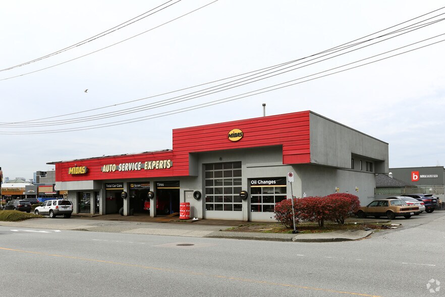 Primary Photo Of 800 Marine Dr, North Vancouver Storefront Retail Office For Sale
