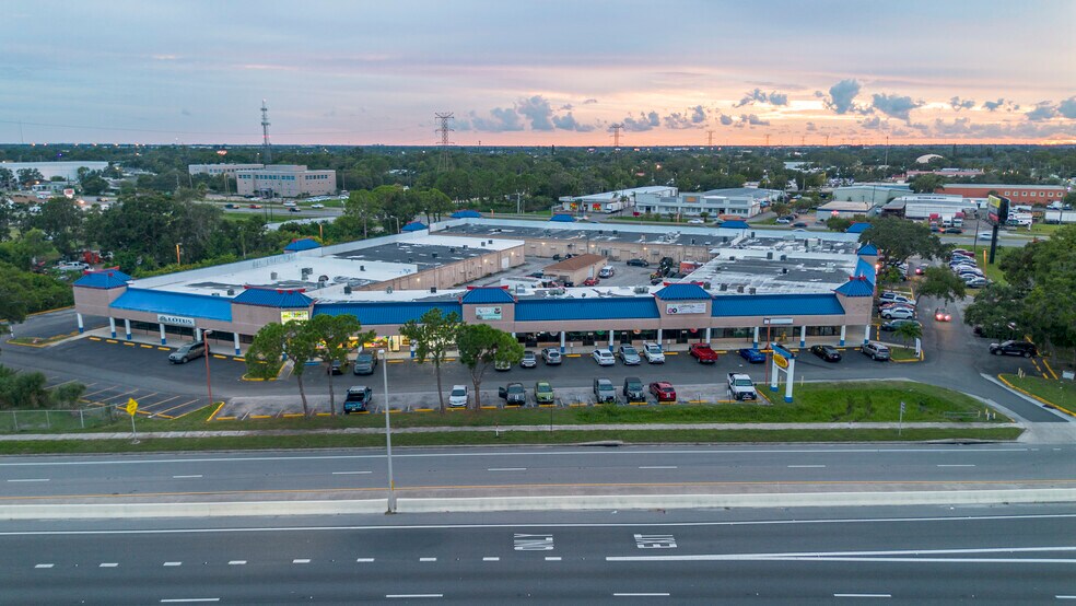 More Photos Of 14100 US Highway 19 N, Clearwater Storefront For Lease
