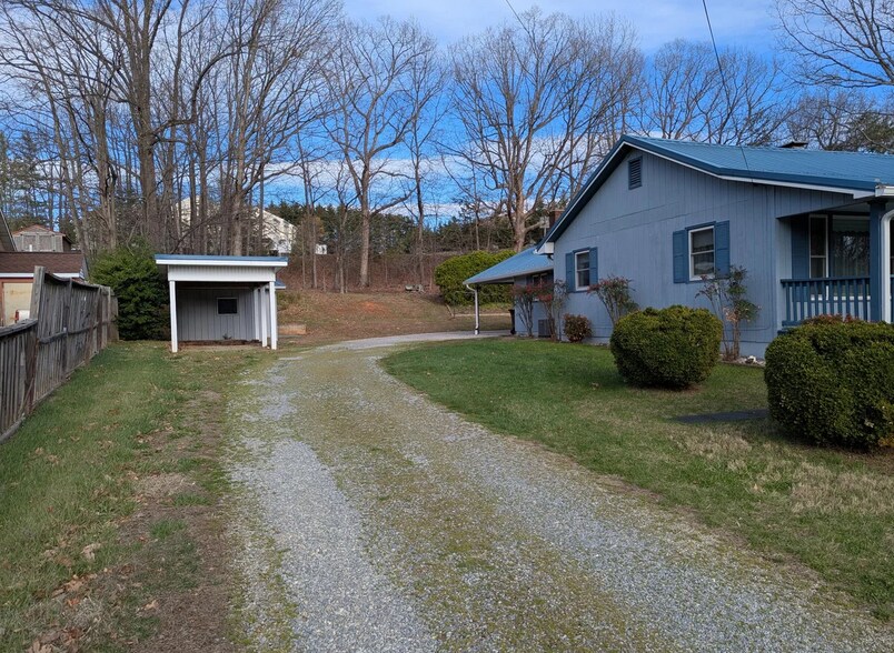 More Photos Of 45 Meadow View Ave, Rocky Mount Mixed Retail For Sale