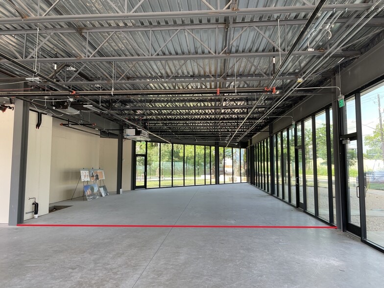 More Photos Of 1141 Shady Ln, Austin Office For Lease