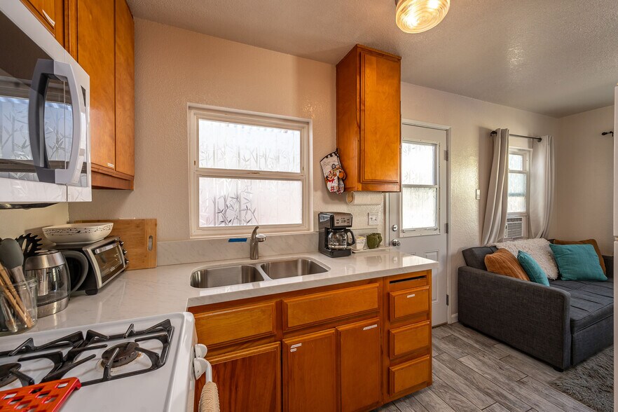 More Photos Of 830-832 Pismo Ct, San Diego Apartments For Sale