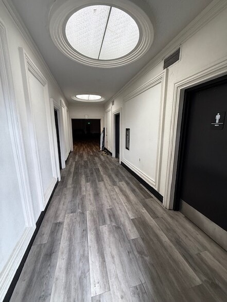 More Photos Of 2007 Yosemite Blvd, Modesto Office For Lease