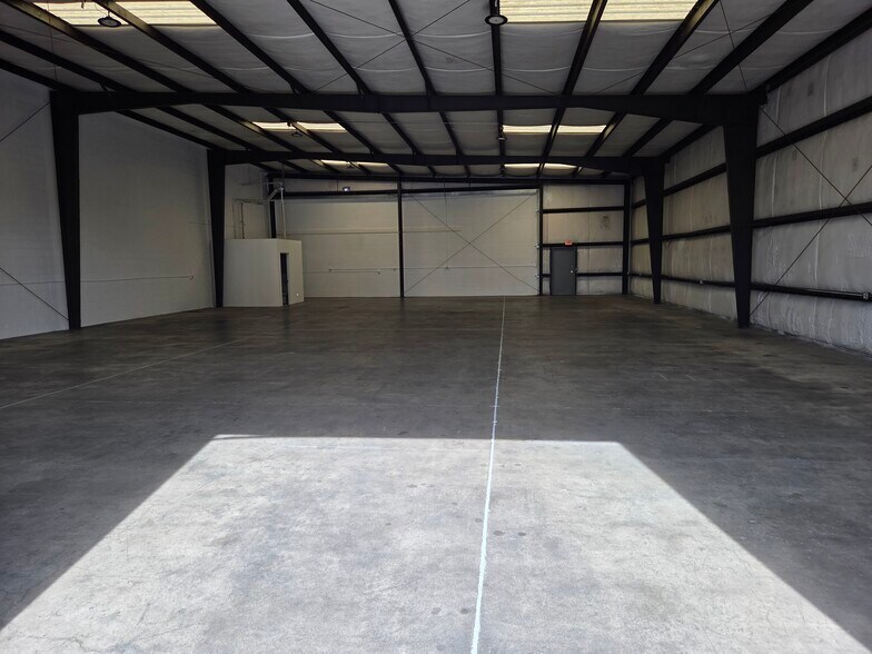More Photos Of 4027 Franklin Blvd, Sacramento Warehouse For Lease