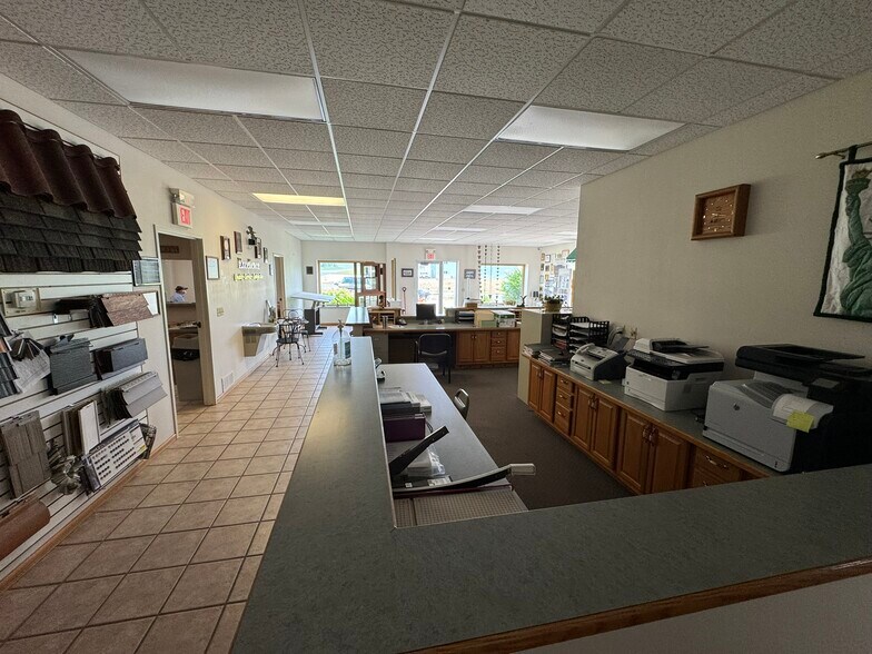 More Photos Of 855 Industrial Dr, Mondovi Distribution For Lease