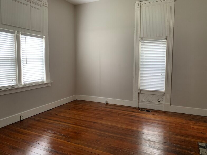 More Photos Of 1120 3rd Ave S, Nashville General Retail For Sale