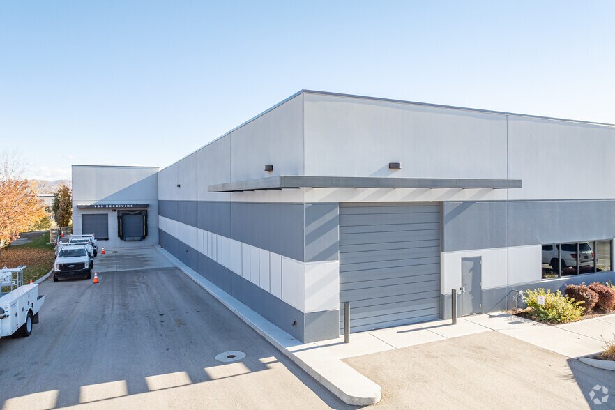 More Photos Of 3750 E Pewter Falls St, Meridian Distribution For Lease