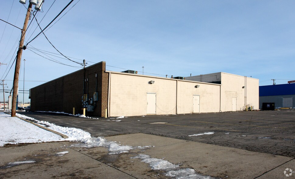 More Photos Of 5500 Youngstown Warren Rd, Niles General Retail For Lease