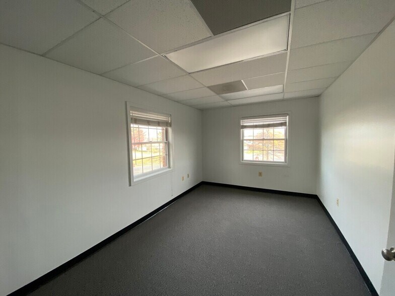 More Photos Of 10529-10535 Crestwood Dr, Manassas Medical For Lease