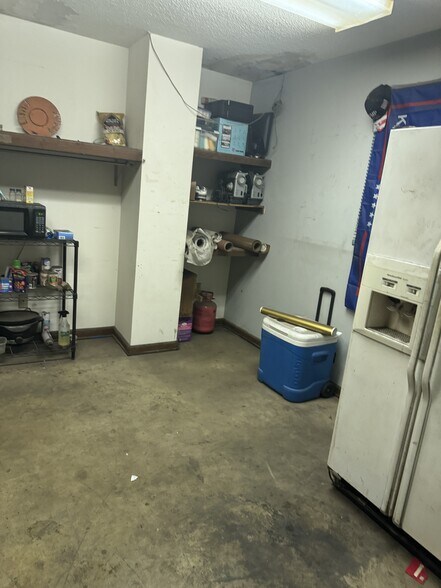 More Photos Of 10305 County Road 51, Lexington Light Distribution For Sale