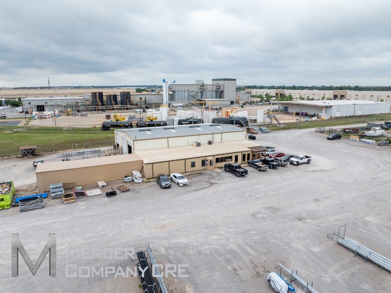 More Photos Of 3116 S Council Rd, Oklahoma City Manufacturing For Lease