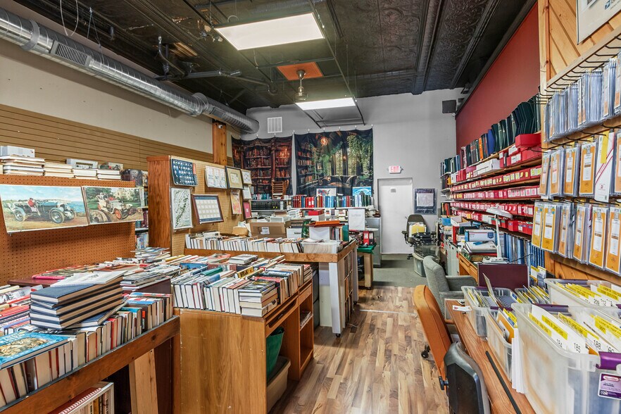 More Photos Of 927 Main St, Stevens Point Storefront Retail Residential For Sale