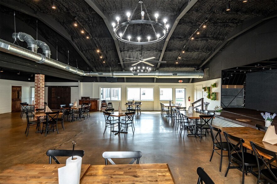 More Photos Of 3921 S Highway 287, Waxahachie Restaurant For Sale