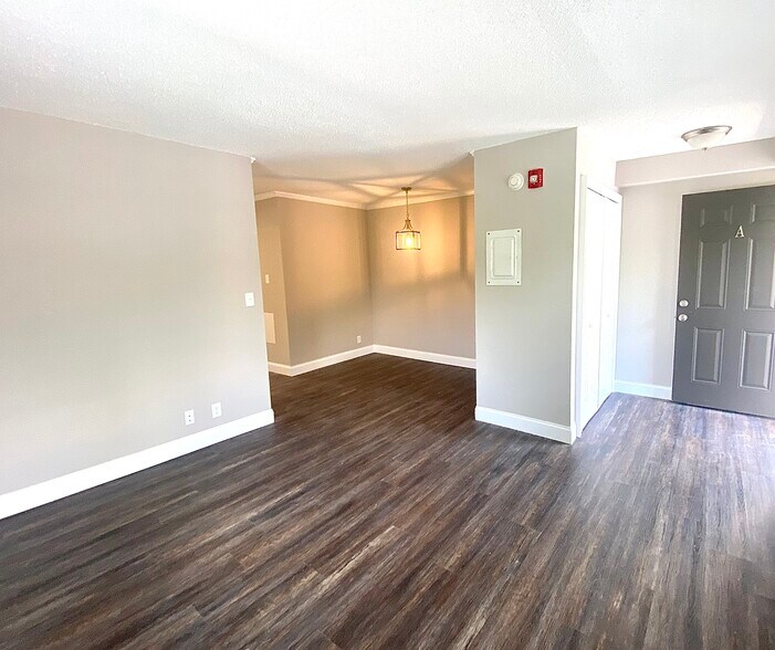 More Photos Of 5519 Highway 153, Hixson Storefront Retail Office For Sale