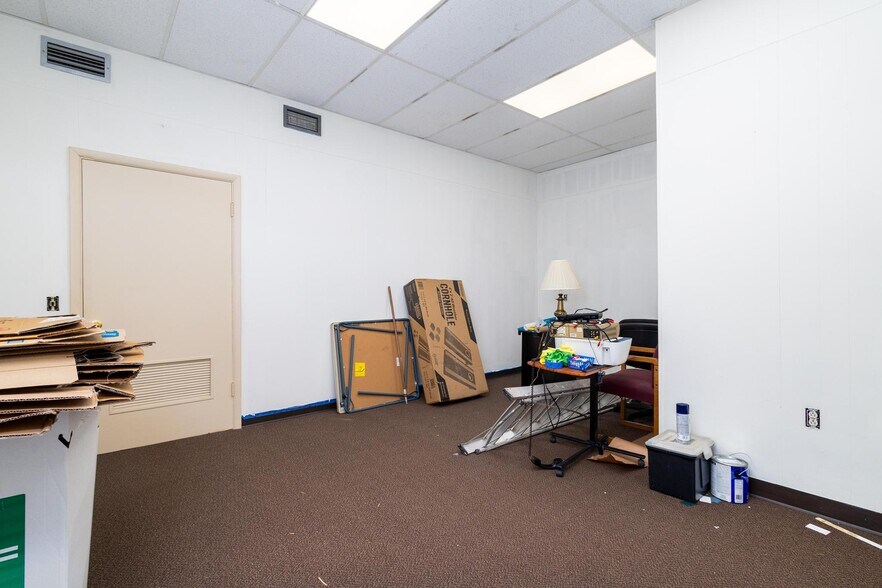 More Photos Of 630 Market St, Steubenville Office For Sale