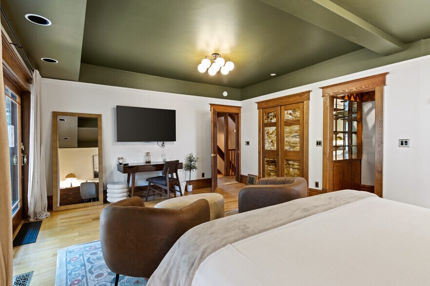 More Photos Of 128 E Pine St, Cadillac Specialty For Sale