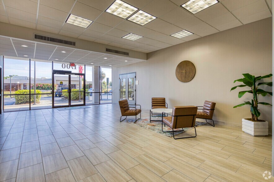 More Photos Of 1700 66th St N, Saint Petersburg Office For Lease