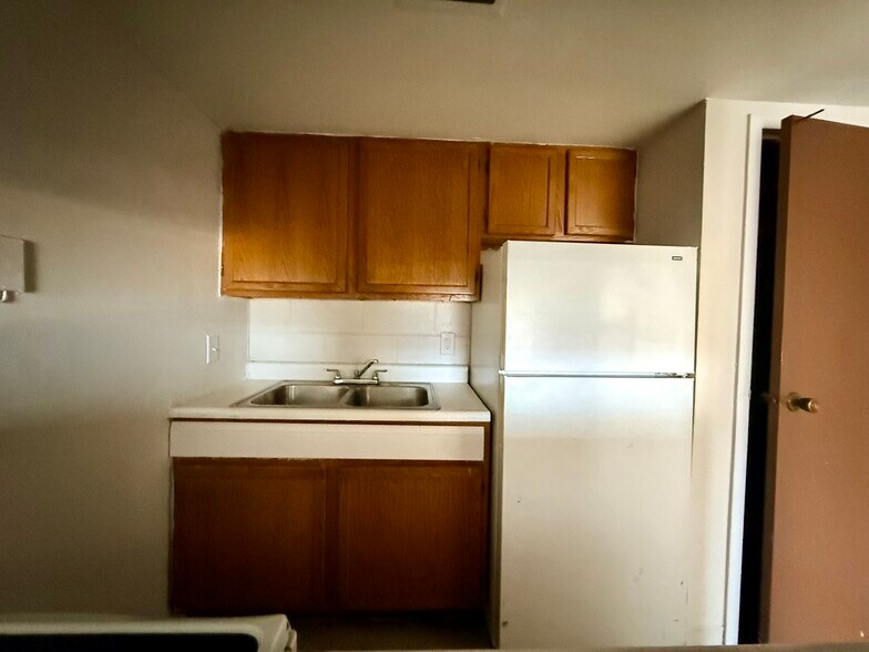 More Photos Of 911-913 Rogers Pl, Cincinnati Apartments For Sale