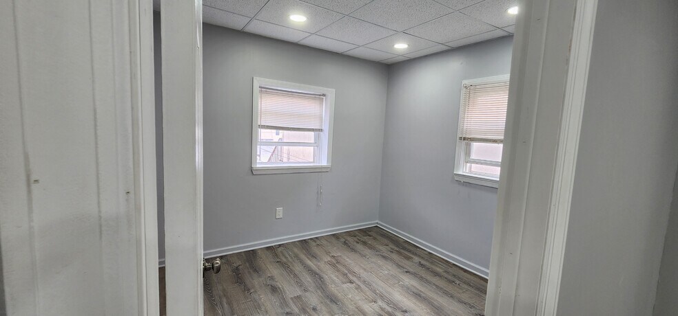 More Photos Of 68-72 Main St, Woodbridge Storefront Retail Residential For Lease