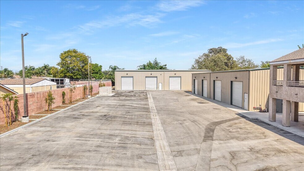 More Photos Of 11185 Roswell Ave, Pomona Warehouse For Lease