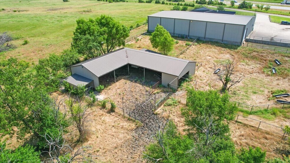 More Photos Of 350 Nails Crossing Rd, Caddo Warehouse For Sale