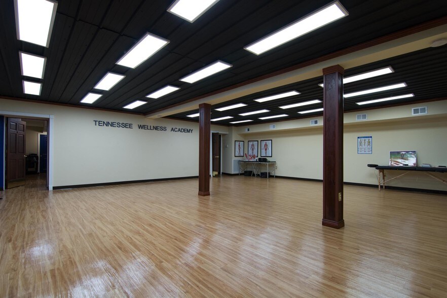 More Photos Of 600 E Old Hickory Blvd, Madison Freestanding For Sale