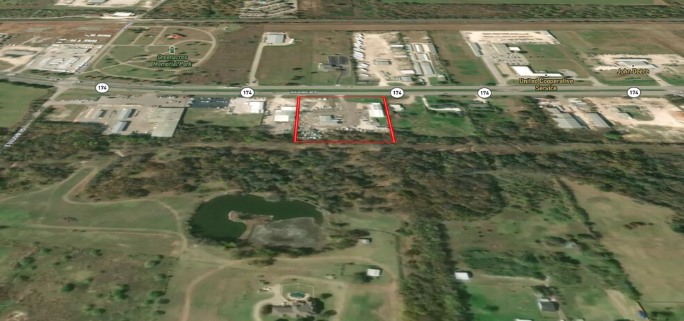 More Photos Of 3226 N Main St, Cleburne Warehouse For Lease