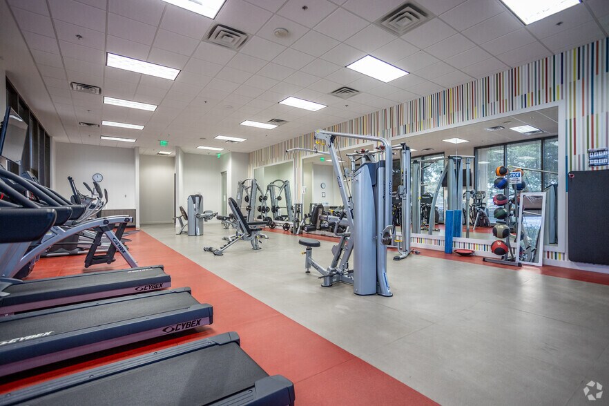 More Photos Of 4201 Spring Valley Rd, Dallas Office For Lease