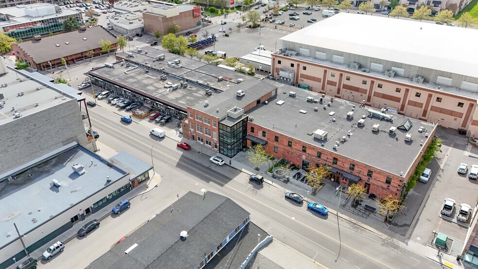 More Photos Of 1264 Ellis St, Kelowna Storefront Retail Office For Lease