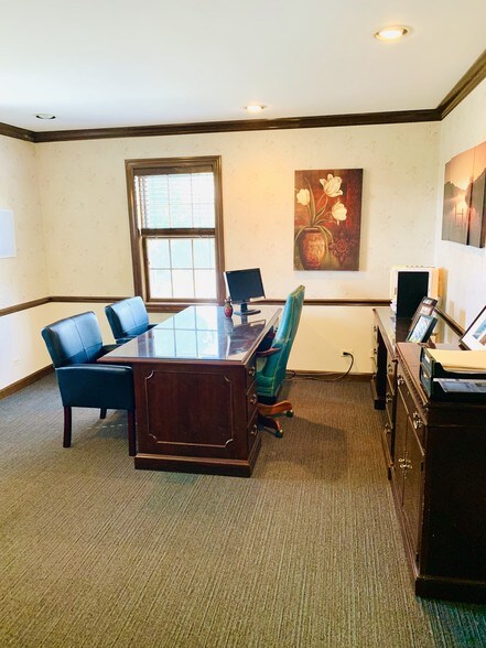 More Photos Of 1632 W Colonial Pky, Inverness Loft Creative Space For Lease