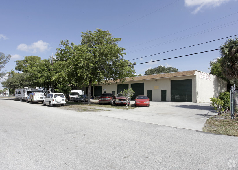 Primary Photo Of 109 SE 3rd Ct, Deerfield Beach Warehouse For Lease