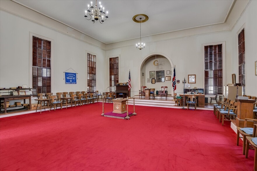 More Photos Of 205 E Liberty St, Washington Religious Facility For Sale