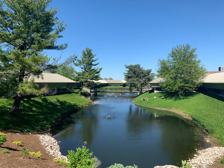 More Photos Of 1187 Corporate Lake Dr, Creve Coeur Office For Sale