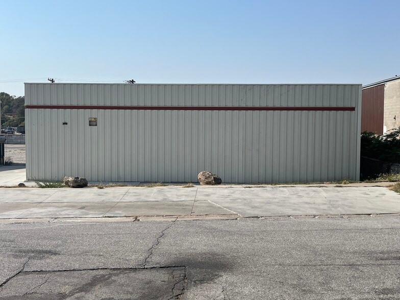More Photos Of 2728 84th St, Omaha Warehouse For Lease