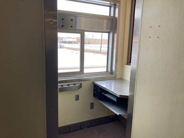 More Photos Of 1320 1st St, Kennett Fast Food For Lease