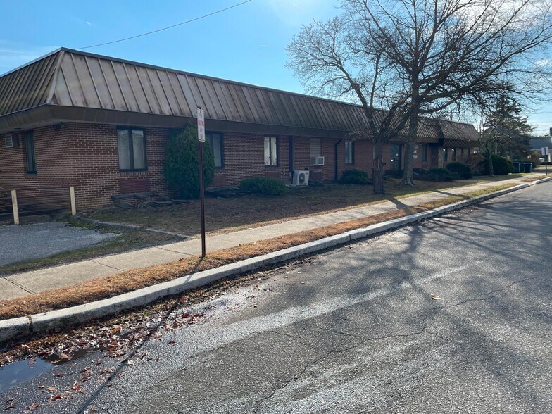 More Photos Of 7 Gifford Rd, Tuckerton Office For Sale