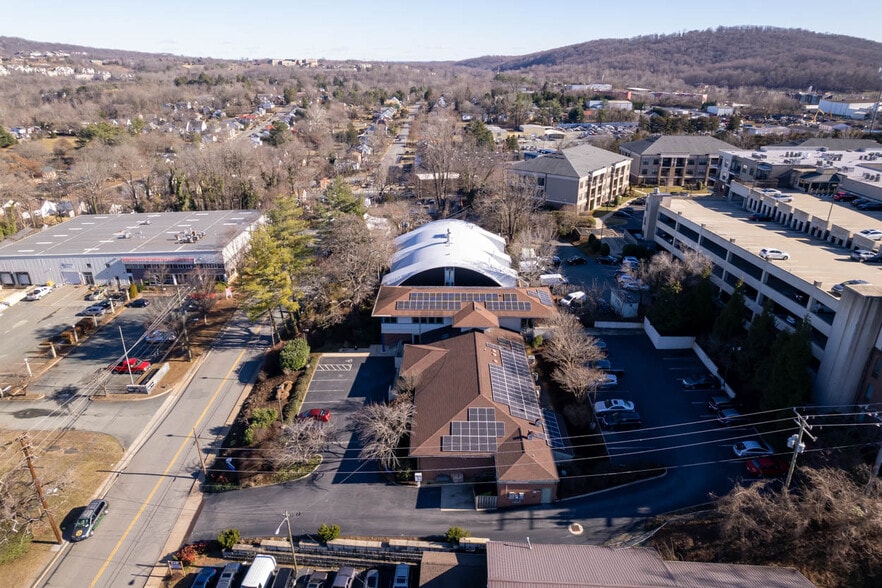 More Photos Of 1140 E Market St, Charlottesville Office For Lease