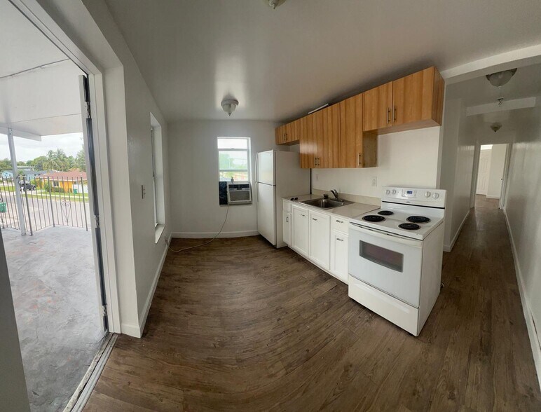 More Photos Of 1186 NW 103rd St, Miami Freestanding For Lease