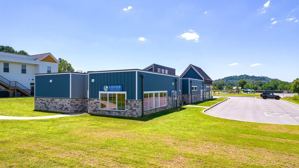 More Photos Of 74 Erin Dr, Morgantown Office For Sale